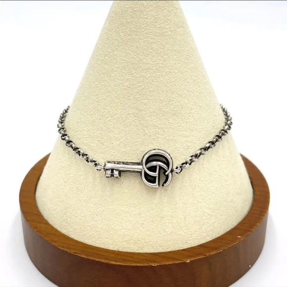 GUCCI UNISEX DOUBLE G KEY ARABESQUE BRACELET - Picture 3 of 15